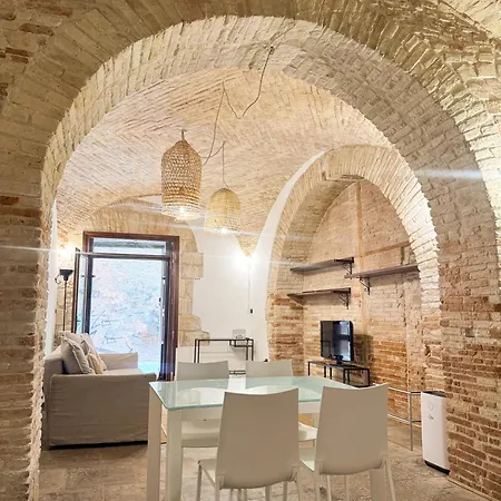 דירה Kalma Arched Loft - Unique Brick Vault In Heart קליארי